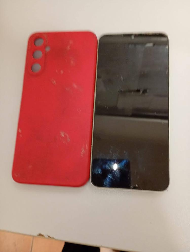 Comunichiamo che è stato trovato un telefono cellulare presso distributore bevande di Via San Francesco di Paola. Chi lo...