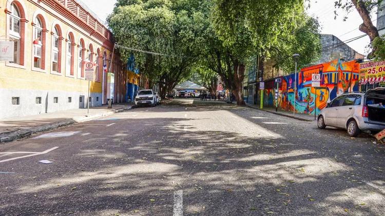 Rua Ferreira Pena será interditada para obras da 1ª 'Rua Gastronômica' de Manaus; trânsito será desviado