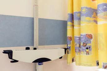 Con la fine della scuola e l'estate rischio fragilità psicologiche per gli adolescenti, tra iperconnessione e social jet-lag