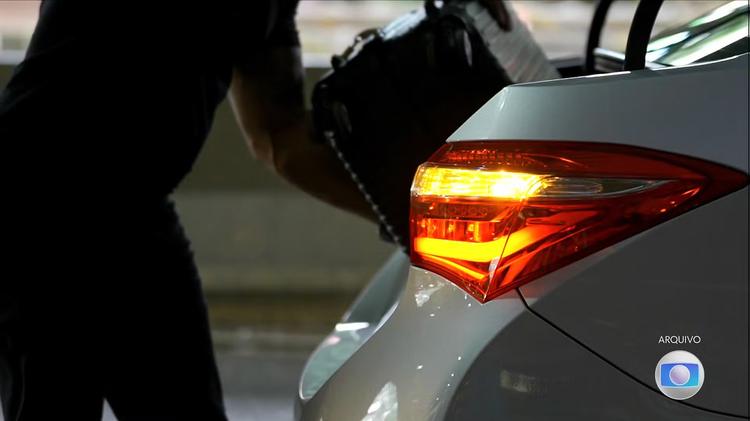 Após operação contra transporte clandestino, falsos taxistas seguem oferecendo corridas no Aeroporto Internacional de SP