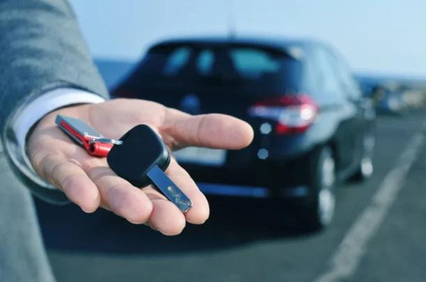 قيوح يكشف الاجراءات المتخذة لاصلاح قطاع كراء السيارات
