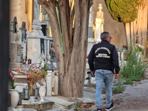 Funerali Messina Denaro, la salma arriva nel cimitero di Castelvetrano