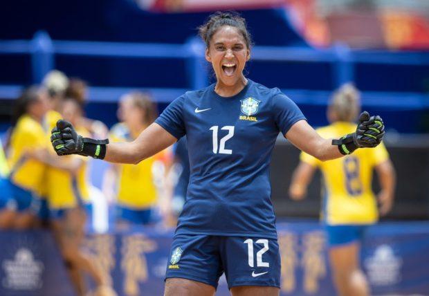 Mulheres na areia: as barreiras invisíveis para jogadoras de beach soccer