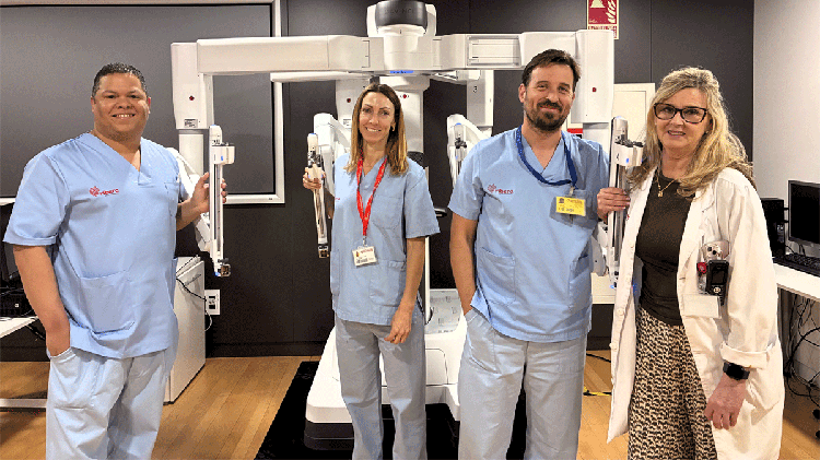 El Hospital del Vinalopó amplía la cirugía robótica a cinco especialidades