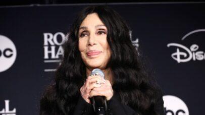 A resposta nada agradável que Cher recebeu no início da carreira no cinema
