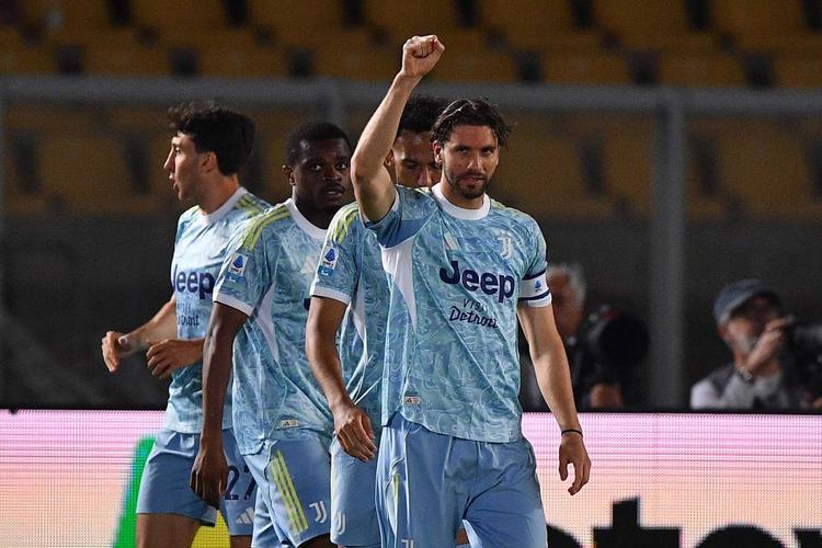 Un lampo di Vlahovic: la Juventus si tiene il quarto posto