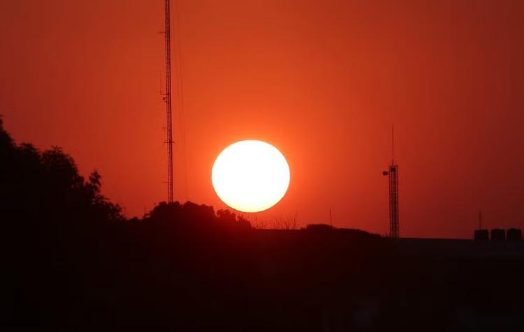 Devido às altas temperaturas, desfile de 7 de Setembro será realizado à noite em Cuiabá