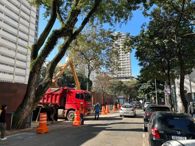 Rua Oscar Freire lidera registros de roubos em Pinheiros, bairro com mais assaltos em São Paulo