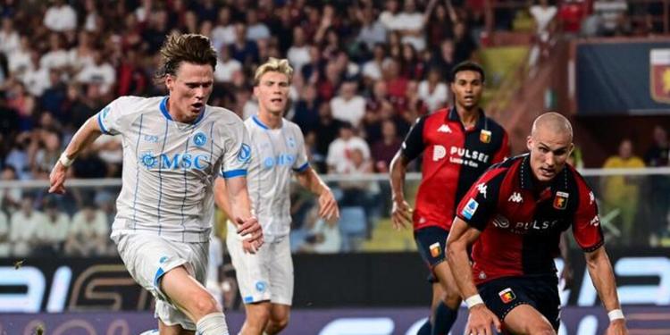 Il Napoli risponde all'Inter: espugnato il "Marassi". Exploit esterno anche per il Cagliari a Parma