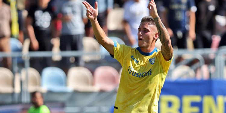 Il Frosinone non si ferma più: 3-2 al Venezia con la firma di Raimondo e Kvernadze