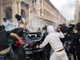 Guerriglia in strada. Mario Pollo (antropologo): “Ragazzi derubati di infanzia e valori. Adulti concentrati solo sui desideri”