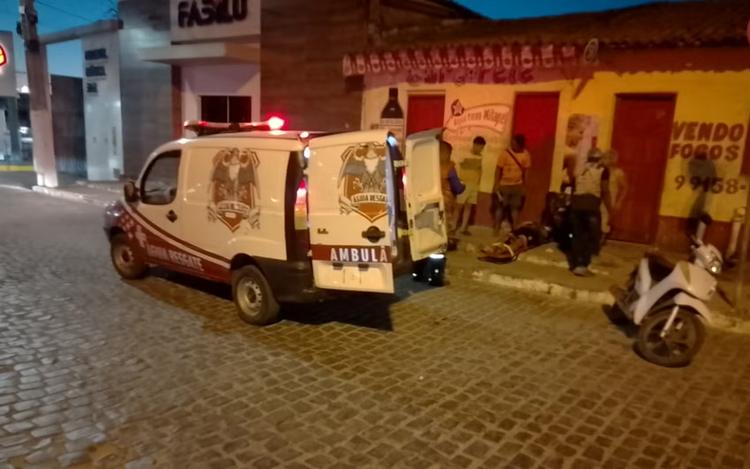 Briga de bar deixa três pessoas feridas na Bahia