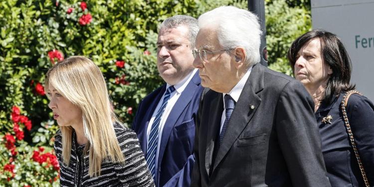 Modena è ancora una città sotto choc. Mattarella e Meloni in ospedale dai feriti