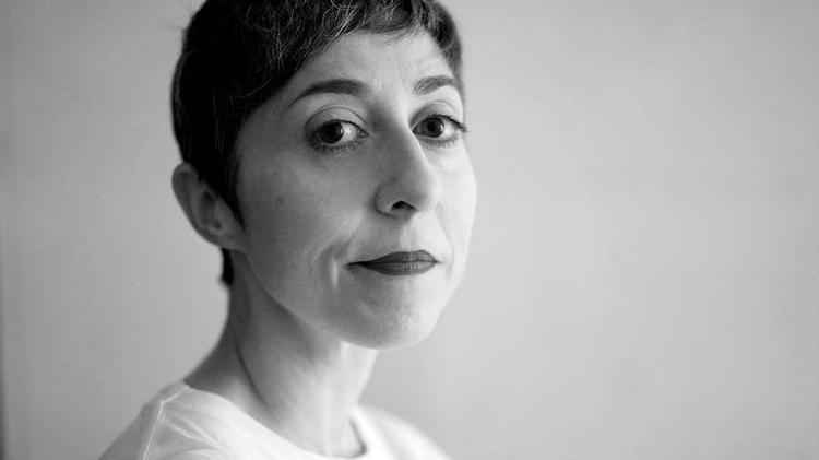 Elena Medel, escritora: "Lo que vivimos y lo que pensamos se filtra en lo que escribimos"