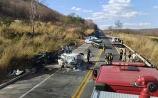 Acidente interdita BR-251 e deixa cinco mortos em Minas Gerais
