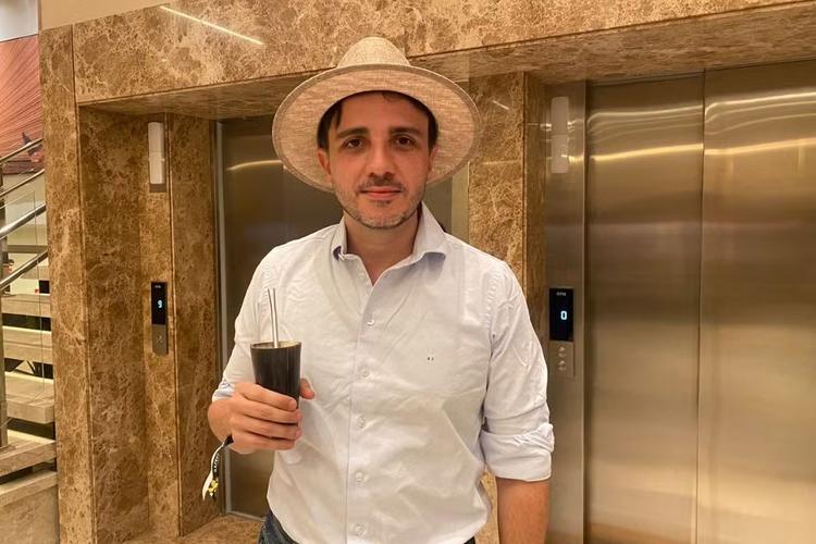 Renan Santos fala em manter Bolsa Família programa e criar 'portas de saída'