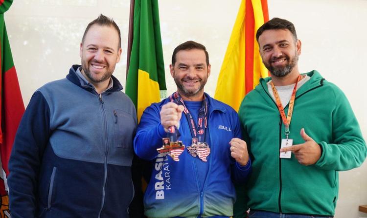 Farroupilha lidera pódios gaúchos em campeonato de karatê nos Estados Unidos