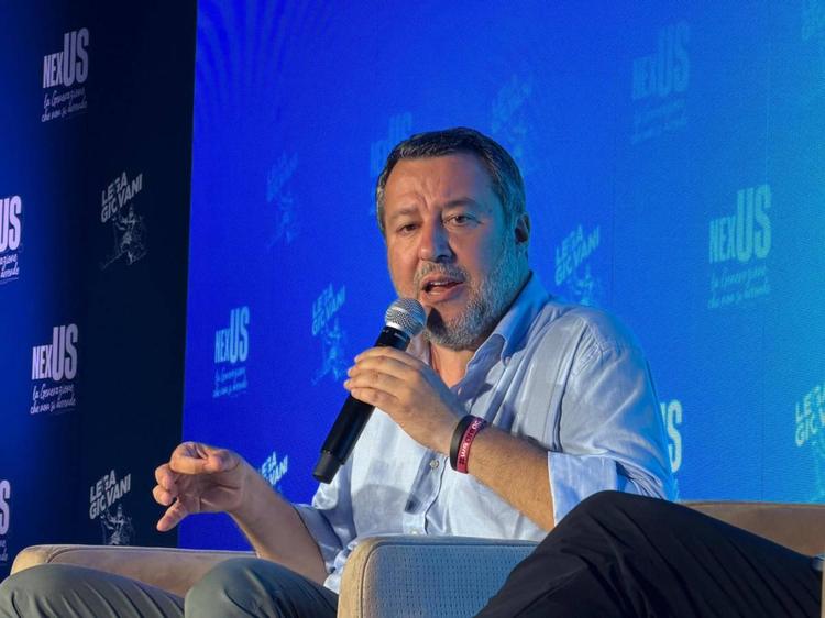 Salvini e l'appello ai colonnelli. "Vinciamo e torno al Viminale"