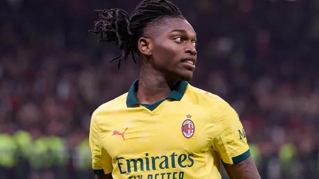 Rafael Leão confirma saída do AC Milan e confessa: "Chorei, muito"