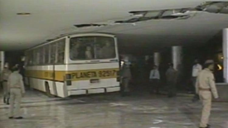 Espelho d'água do Palácio do Planalto foi construído após tentativa de atentado em 1989; conheça a história e veja VÍDEOS