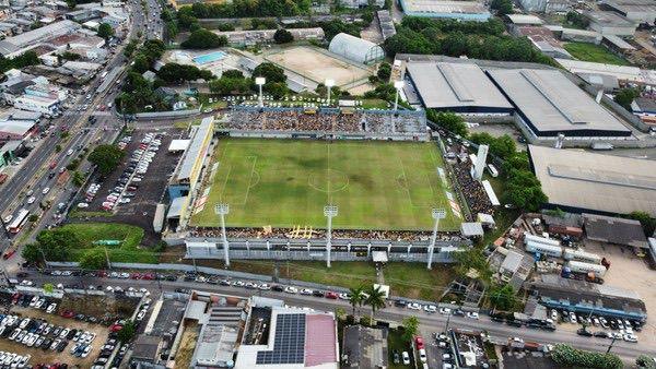 Elenco do Caxias inicia deslocamento para confronto em Manaus