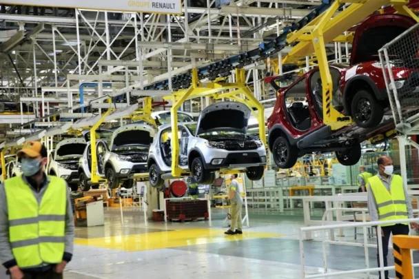 استثمارات المغرب في البنيات التحتية ساهمت في ازدهار صناعة السيارات والطيران