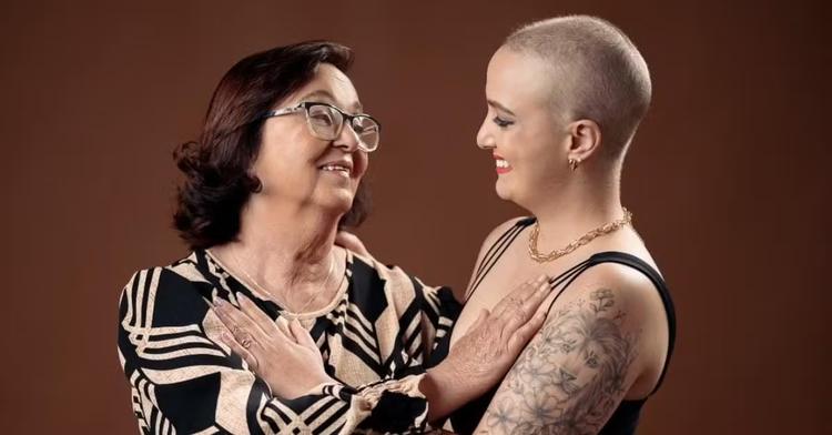 Mãe e filha descobrem câncer de mama com 15 dias de diferença: ‘Difícil, mas sempre estivemos juntas'