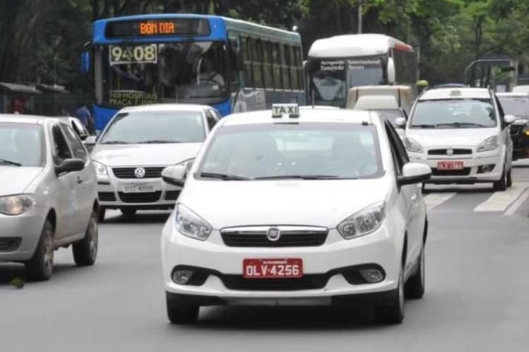 BH, Confins e Lagoa Santa oficializam integração do serviço de táxi; veja o que muda