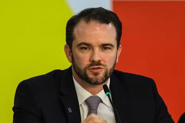 Equipe econômica do governo nega aumento de despesa após anúncio de reajuste no Bolsa Família