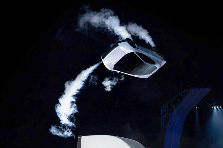 Qu’est-ce que le «&nbsp;gaz froid&nbsp;» utilisé pour faire voler le Tesla Roadster&nbsp;?