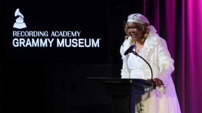 Morre Janie Bradford, compositora da Motown que coescreveu ‘Money (That’s What I Want)’, aos 87 anos