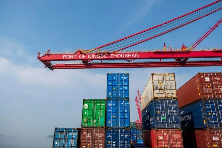 Ce n’est plus un exploit technique&nbsp;: la Chine inaugure la voie maritime par l’Arctique, qui a suffisamment fondu pour offrir un trajet de 20 jours au lieu de 40