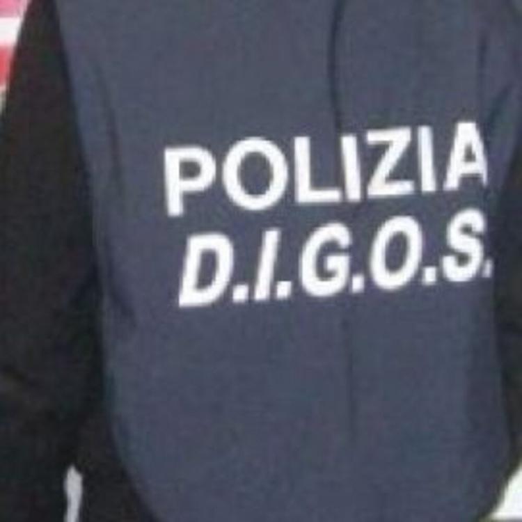 Como, arrestato 16enne per terrorismo: aveva i video dell'Isis per fabbricare bombe