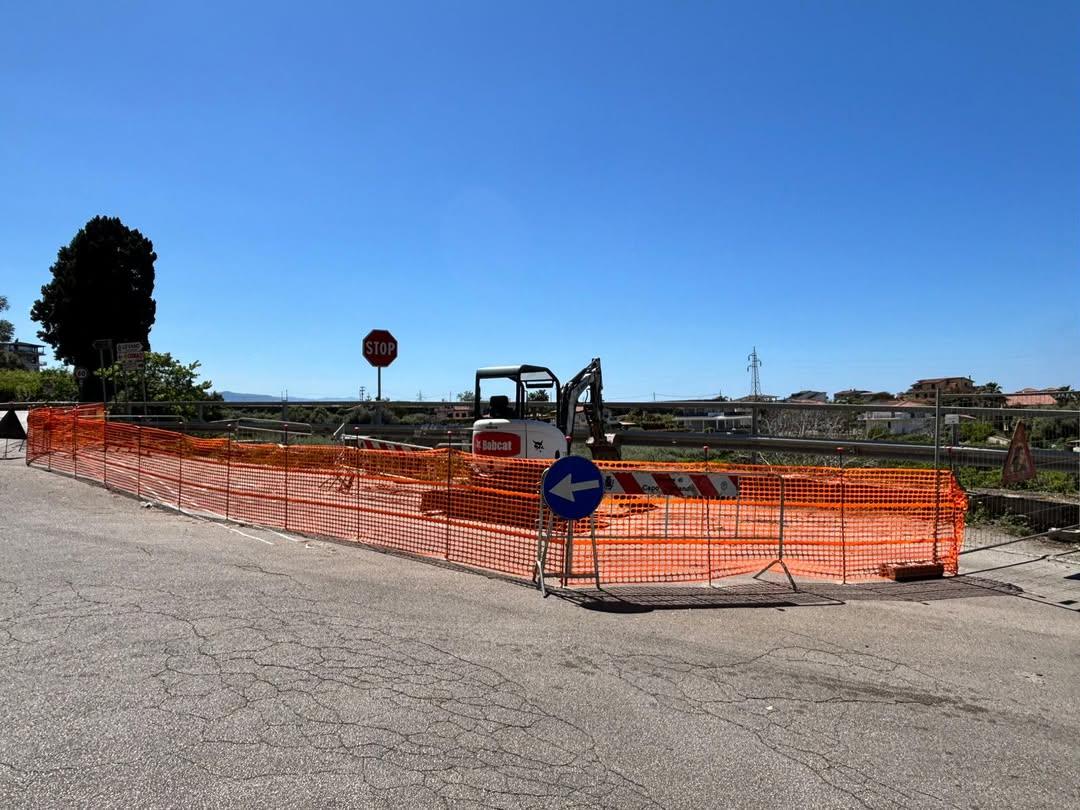 👷‍♂️ Iniziati a Capo d’Orlando i lavori in via Torrente Bruca, nel tratto compreso tra la Strada Statale 113 e la Via C...