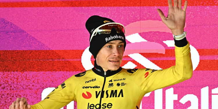 Giro d’Italia, Vingegaard domina il Blockhaus: vittoria e segnale al gruppo