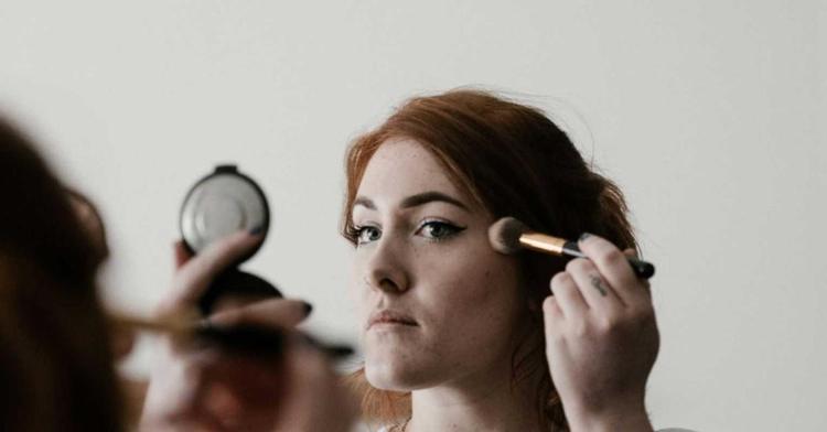Pourquoi les compliments sur notre apparence sont parfois si difficiles à recevoir