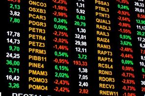 Ibovespa abre em alta após disparada de 7,7% na véspera; Dólar recua para R$ 4,96
