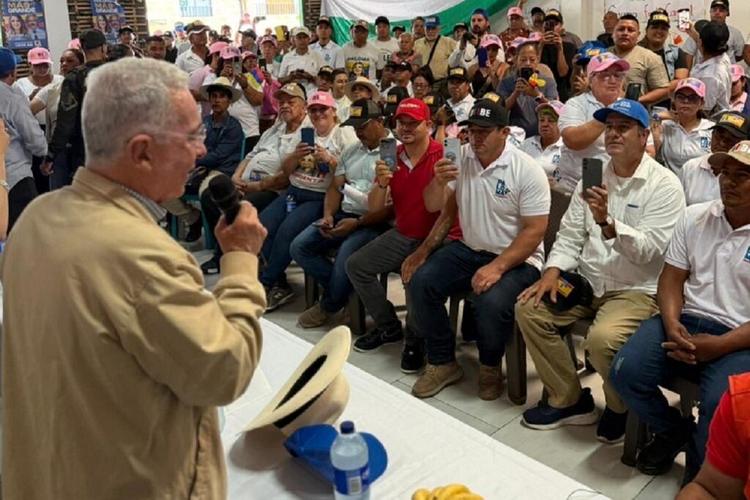 Alvaro Uribe, Colombia.
