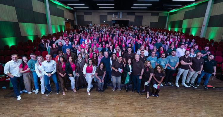 Encontro celebra 10 anos dos Comitês Jovem e Mulher da Sicredi Vale do Piquiri Abcd PR/SP