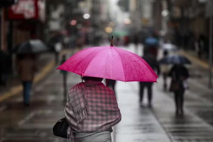 Previsão do tempo no RS: instabilidade mantém risco de temporais isolados e frio ganha força nesta quarta-feira