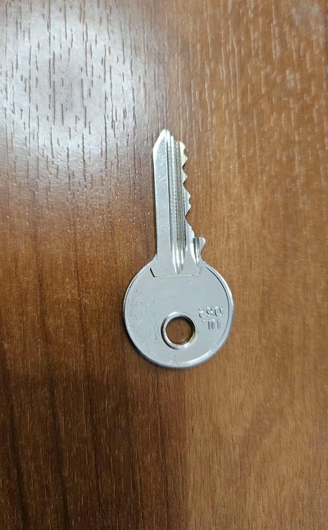Comunichiamo che è stata trovata una chiave in Via Donna Giovanna D'Austria  Angolo Via Basile. Chi la riconosce può rit...