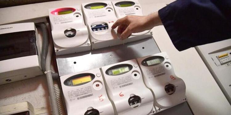 Pieno, luce e gas: arriva la stangata. Conto da 5 miliardi per i calabresi