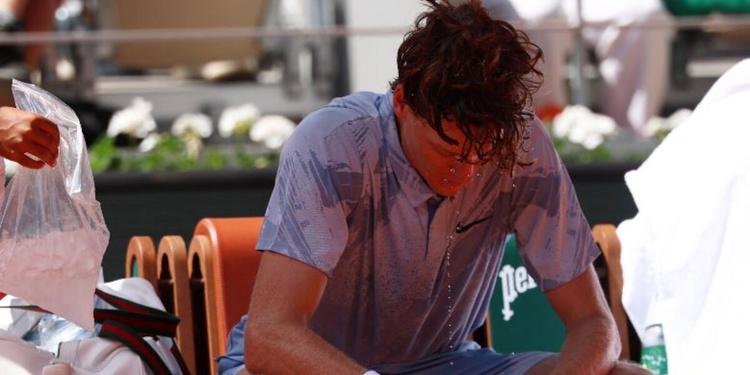 Roland Garros, psicodramma Sinner: crisi di caldo a un passo dalla vittoria. E' eliminato da Cerundolo