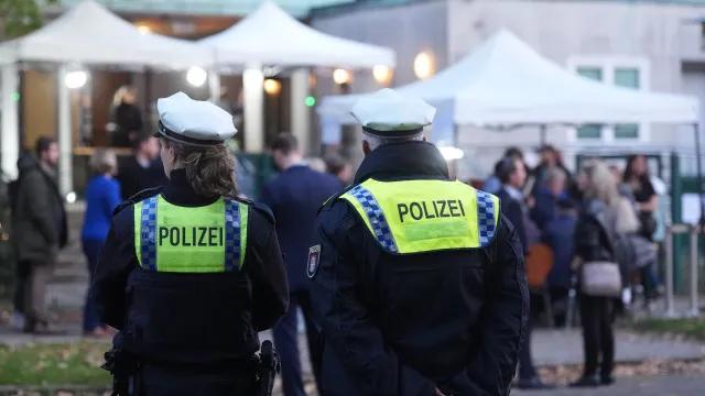 Carro atropela multidão e mata dois no centro de Leipzig, na Alemanha