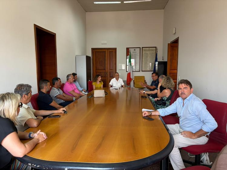 Milazzo, l’assessore Italiano incontra i (pochi) commercianti. Queste le richieste per rilanciare il centro cittadino