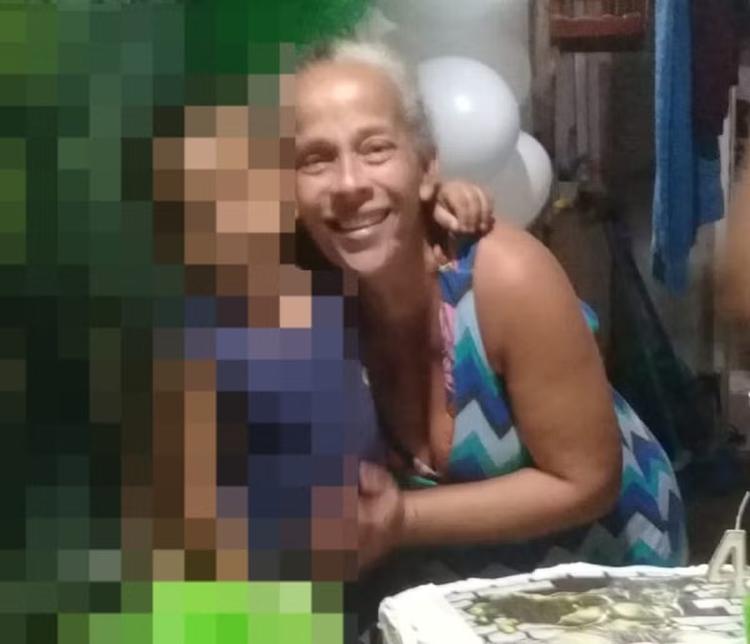 Quem era mulher encontrada morta com a filha viva ao lado do corpo em MG; marido foi preso suspeito do crime