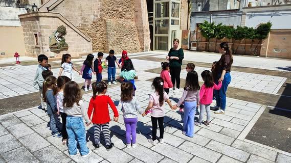 🎨🎶✨ Continuano i nostri laboratori nello spazio della Biblioteca Comunale di Maruggio dedicati ai bambini dai 3 ai 6 a...