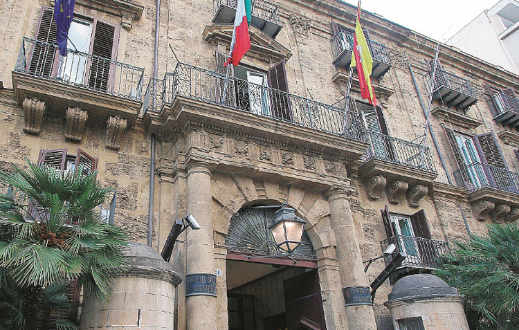 Pnrr, la Sicilia a passo di lumaca: 1,3 miliardi ancora “ingessati”