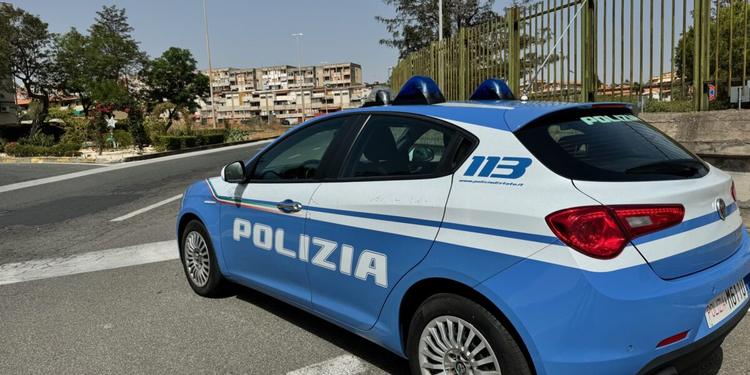 Catania, colpo allo spaccio in via Capopassero: il cane Ares scova oltre 11 chili di marijuana tra i rifiuti