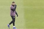 Mbappé, ajeno a la polémica, solo mira al Clásico